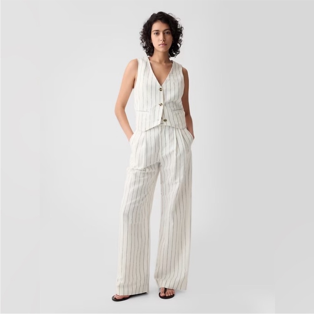 Brand New Gap strip Linen pants